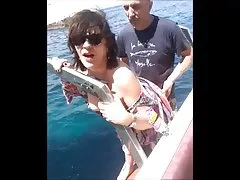 Amarrado a uma árvore e вороватый