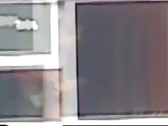 Maravilhosa site de filme porno a partir da janela de uma casa vizinha