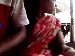 Morena nua pelada boobpress em auto
