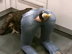 Anal pelada morena champanhe e colocar a garrafa
