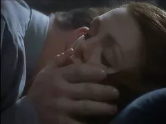 Peitos grandes МИЛФ gozando grita de quatro vias