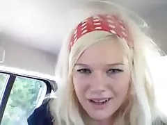 Loira pono fime se masturba no carro